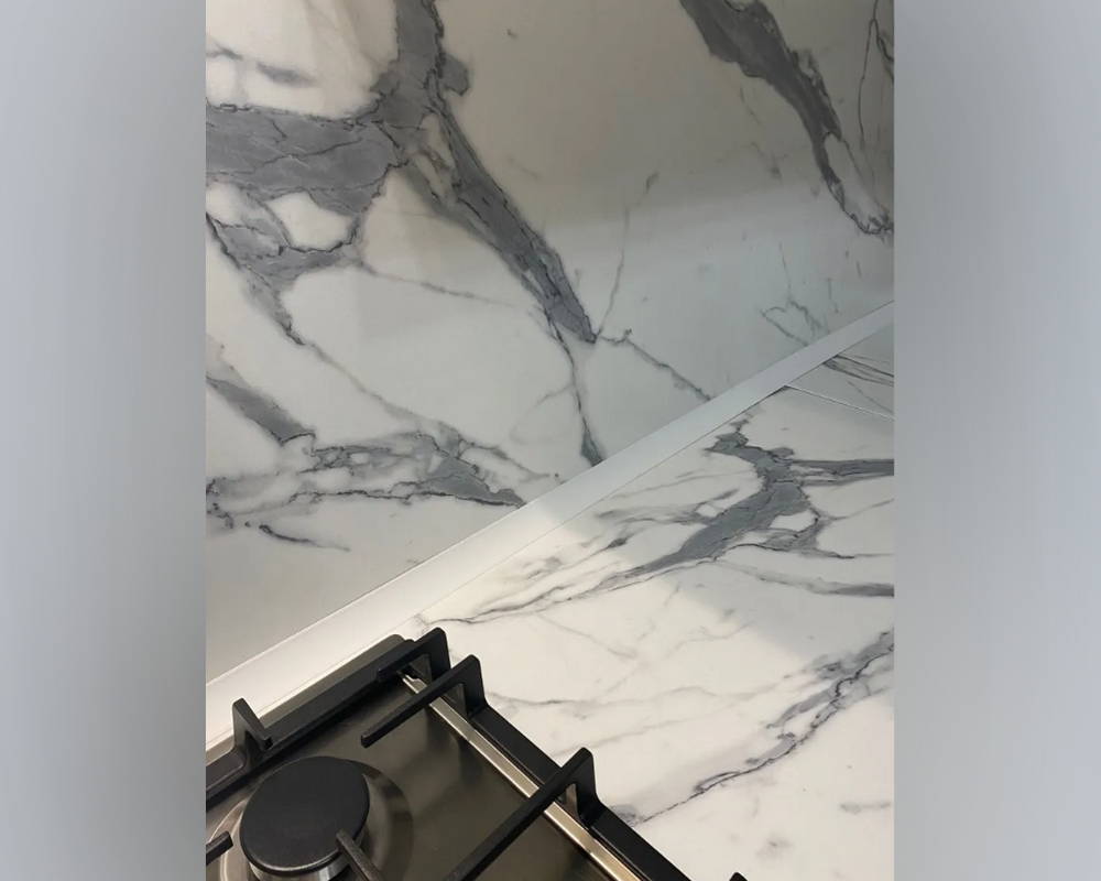 Плинтус для столешниц ПВХ ИДЕАЛ 25*25 3,0м 001 Белый