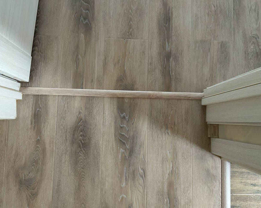 Самоклеящийся порог ЛС 35.1800.4054 Филадельфия графит