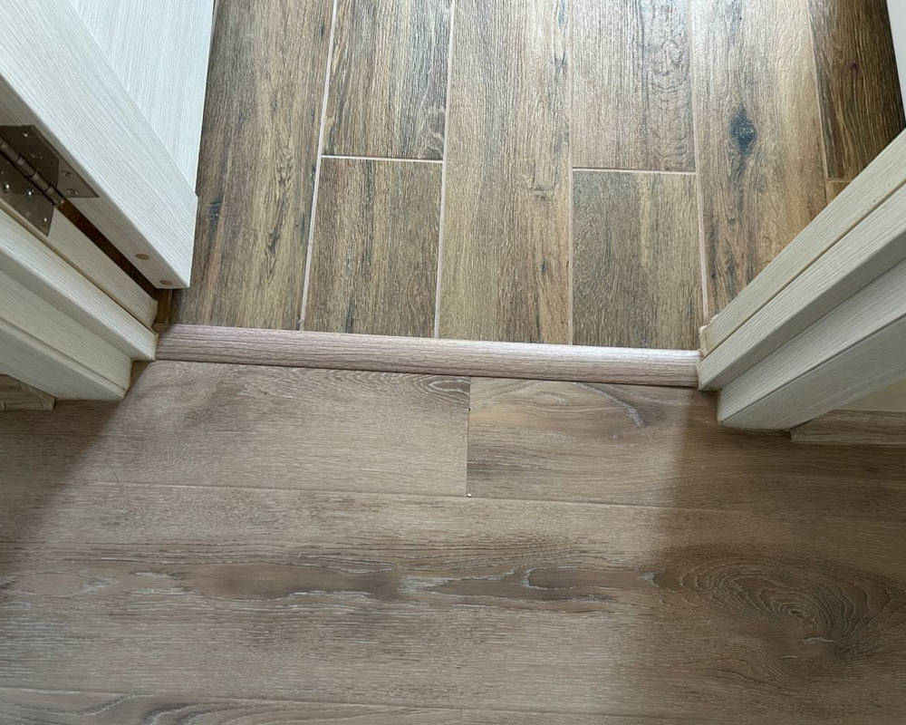 Самоклеящийся порог ЛС 35.1800.4054 Филадельфия графит