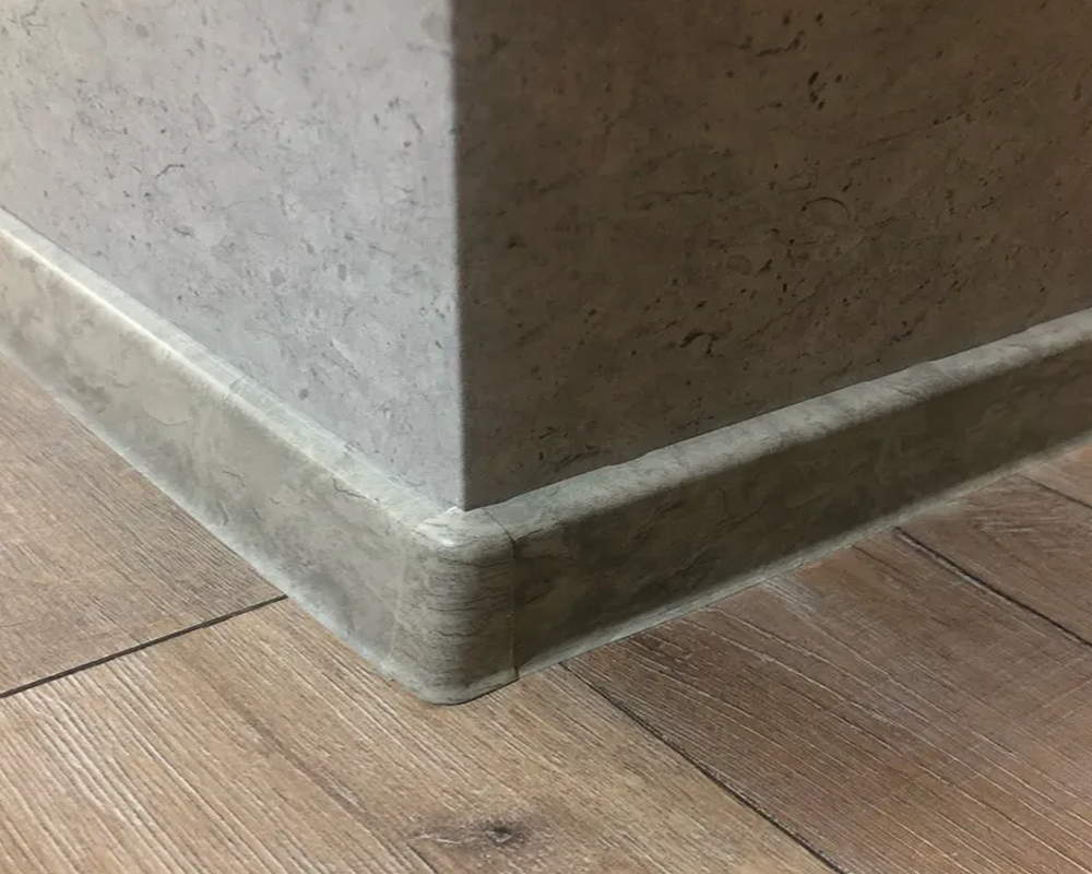 Плинтус ПВХ   MAGIC STIСK 77мм 2,2 м MS114 Ильм