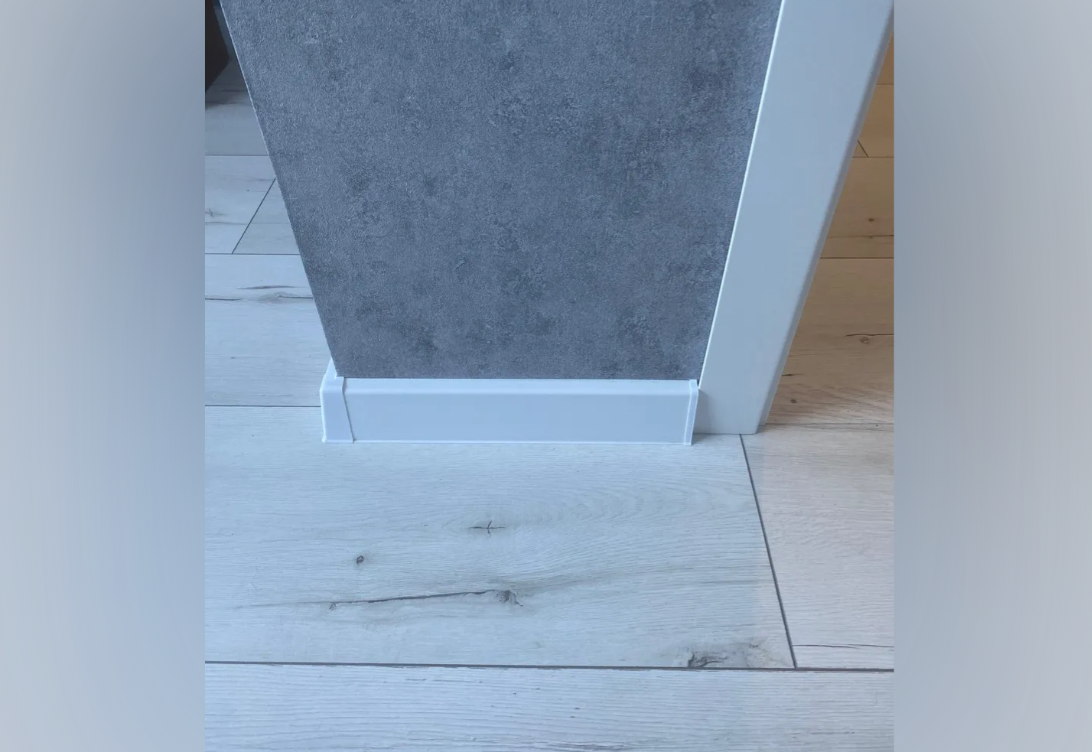 Плинтус ПВХ Волшебная палочка 70мм Home 2,2м 7001