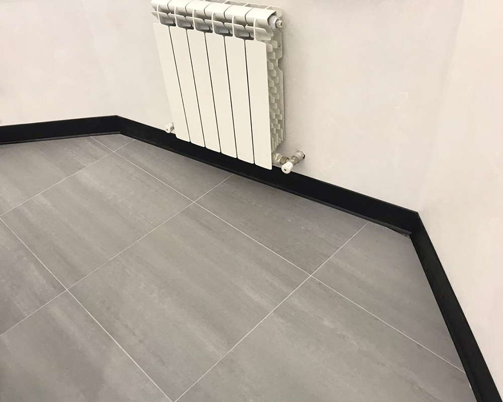 Плинтус ХДФ Dollken S60 60 мм х 2,575м 1001 Чёрный