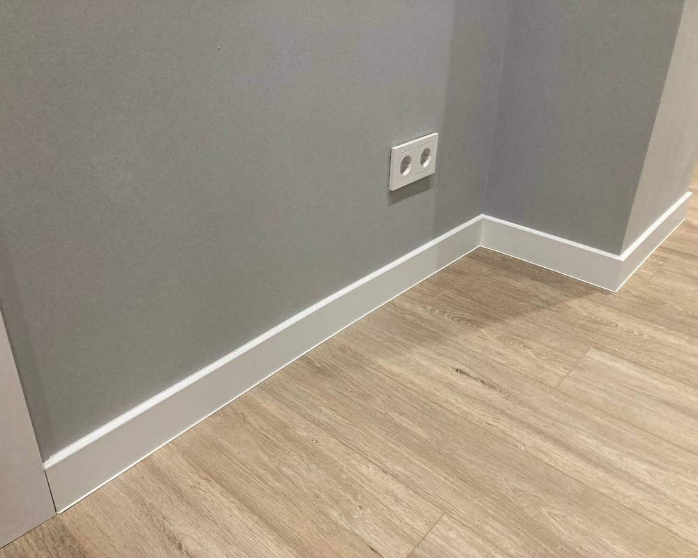 Плинтус ХДФ Dollken Cubu Flex Life 100 мм х 2,5 м 1013 (5012) Белый