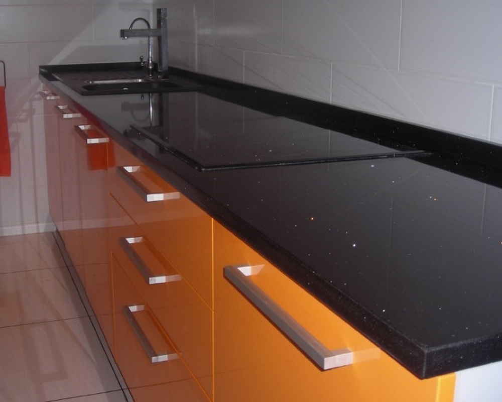 Плинтус для столешниц прямоугольный ПВХ Волшебная палочка 25*12мм 3м 1021 Черный