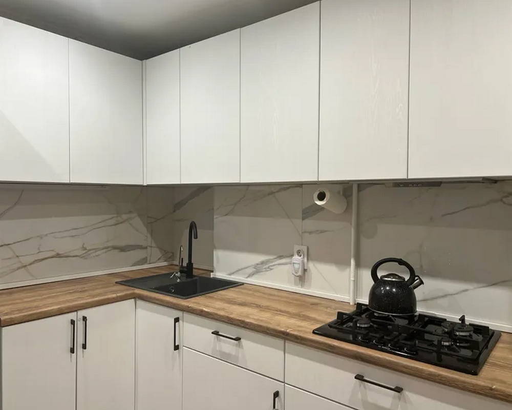 Плинтус для столешниц прямоугольный Алюминий 25*10мм 3,05м. Белый