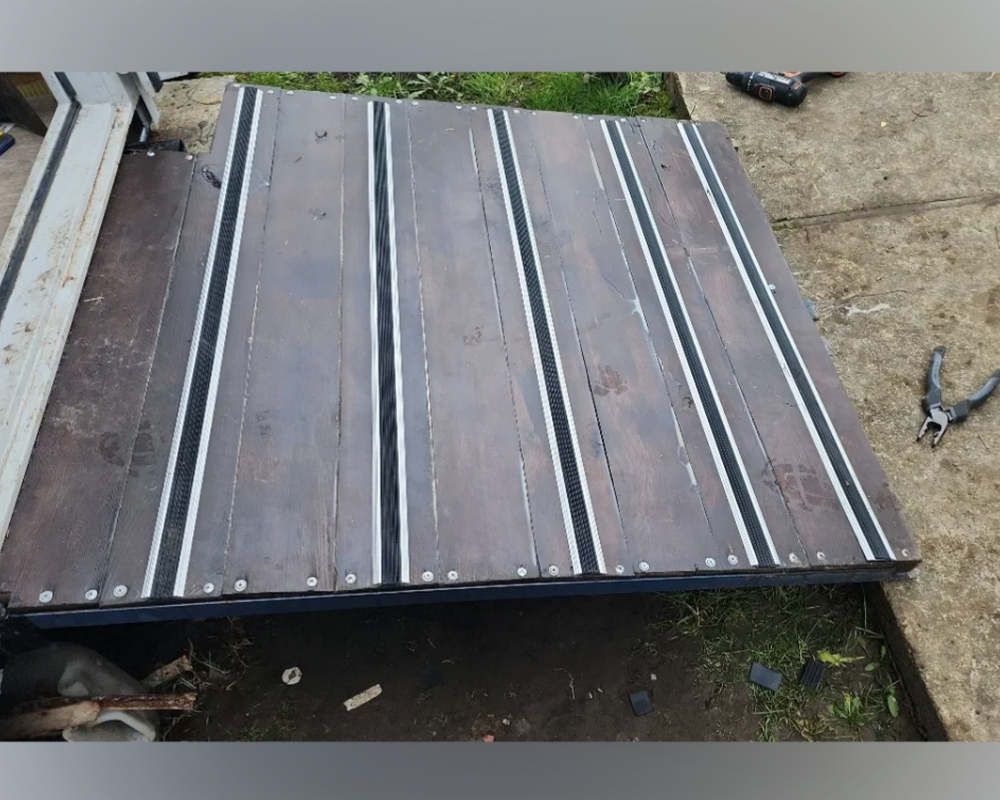 Порог одноуровневый ПС 08.900.042л Шампань